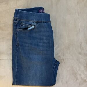 Gloria Vanderbilt Women's Blue Straight Leg Jeans